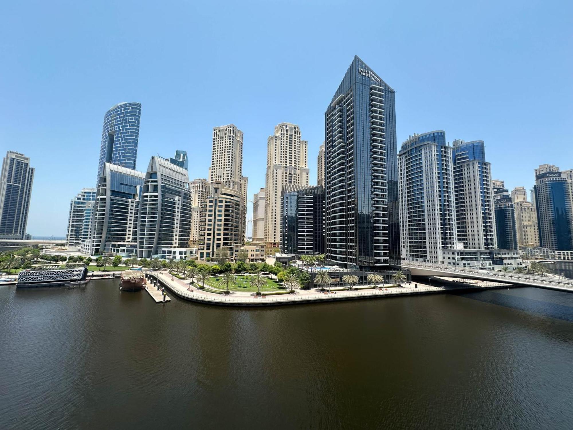 Lux 1br Direct Access To Marina 4 People Dubai