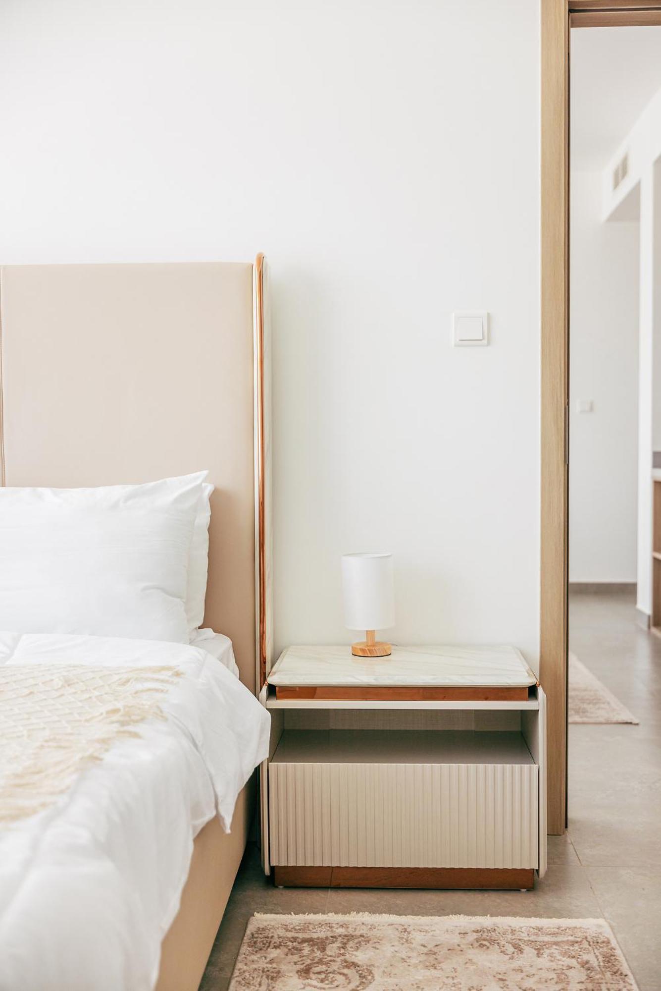 Lux 1br Direct Access To Marina 4 People *